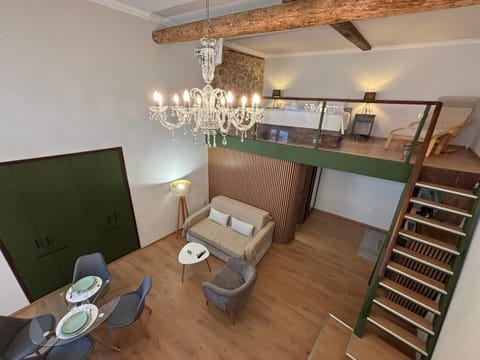 Property building, Bed, Living room, Decorative detail, Decorative detail, Seating area, Dining area, Bedroom, wardrobe