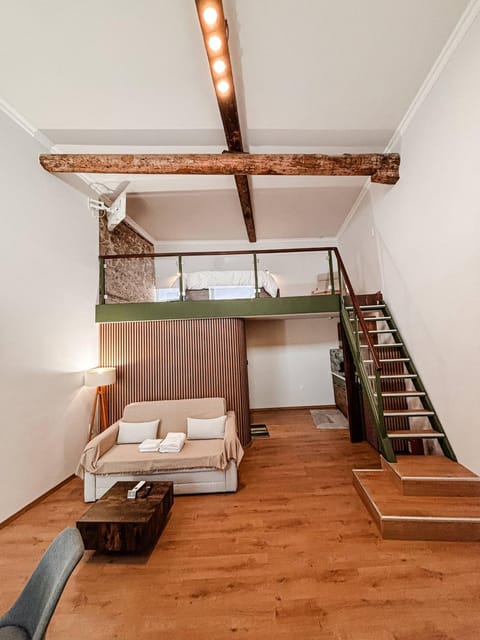 Bed, TV and multimedia, Living room, Decorative detail, Bedroom, kitchen