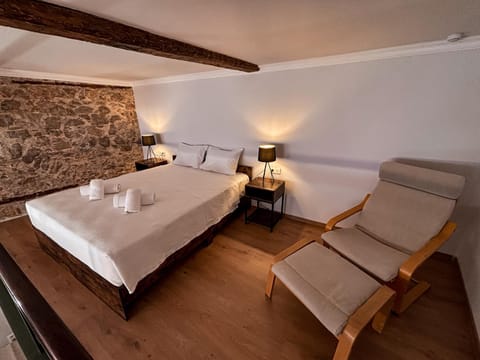 Bed, Decorative detail, Decorative detail, Bedroom