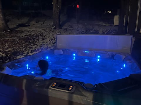 Night, Hot Tub