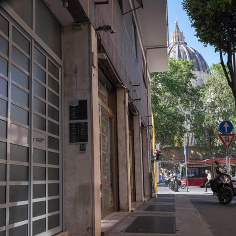 Neighbourhood, Street view, Location