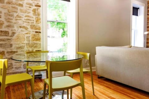 151 Spring Downtown Eureka Springs Suite D House in Eureka Springs