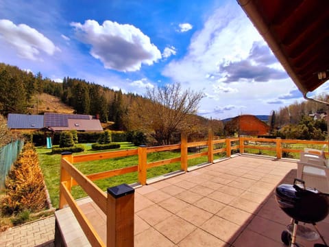 Spring, Day, Natural landscape, BBQ facilities, Garden, Garden, Balcony/Terrace, Garden view, Mountain view
