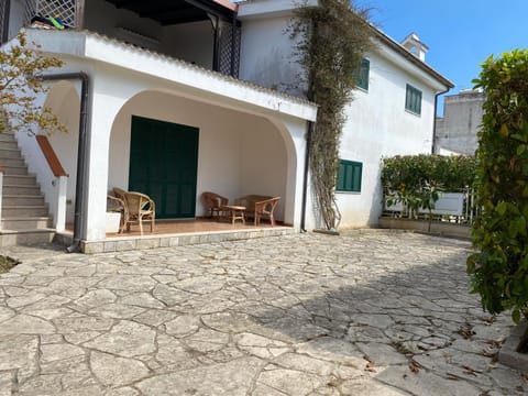 Property building, View (from property/room), Balcony/Terrace