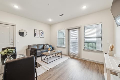 Chisholm Trace 1233 I Spacious 1 Bed 1 Bath Apartment in Cleburne