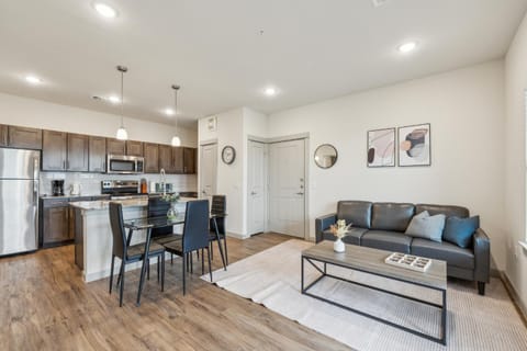 Chisholm Trace 1233 I Spacious 1 Bed 1 Bath Apartment in Cleburne