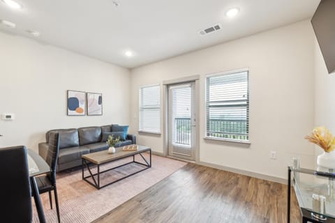 Chisholm Trace 1234 I Spacious 1 Bed 1 Bath Apartment in Cleburne