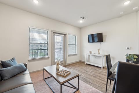 Chisholm Trace 1235 I Spacious 1 Bed 1 Bath Apartment in Cleburne