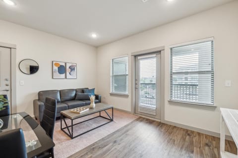 Chisholm Trace 1235 I Spacious 1 Bed 1 Bath Apartment in Cleburne