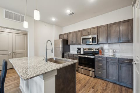 Chisholm Trace 1235 I Spacious 1 Bed 1 Bath Apartment in Cleburne