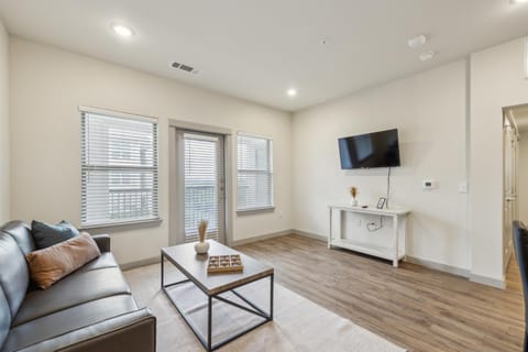 Chisholm Trace 1022 I Spacious 2 Bed 2 Bath Apartment in Cleburne