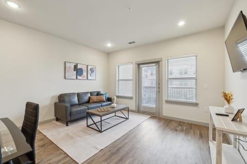 Chisholm Trace 1022 I Spacious 2 Bed 2 Bath Apartment in Cleburne