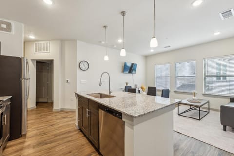 Chisholm Trace 827 I Comfy 2 Bed 2 Bath Apartment in Cleburne