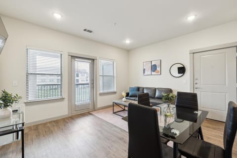 Chisholm Trace 933 I Spacious 1Bed 1 Bath Apartment in Cleburne