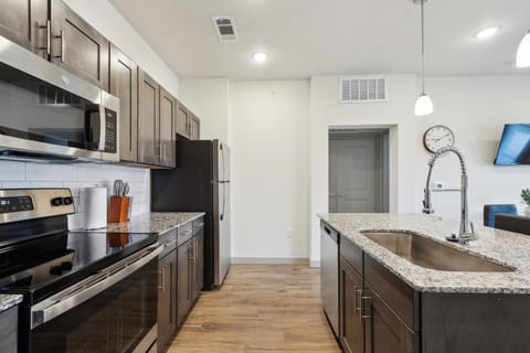 Chisholm Trace 933 I Spacious 1Bed 1 Bath Apartment in Cleburne