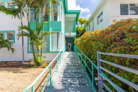 Property building, Day, Garden