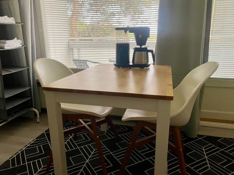 Coffee/tea facilities, Dining area