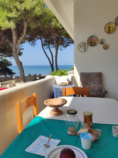 View (from property/room), Balcony/Terrace, Food and drinks, Sea view