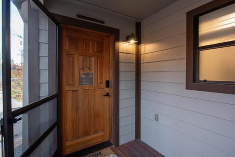 Charming and Relaxing Getaway with Great Views House in Shaver Lake