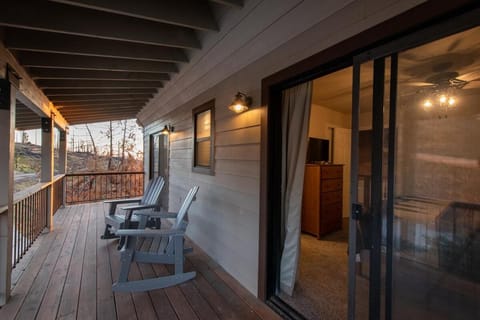 Charming and Relaxing Getaway with Great Views House in Shaver Lake