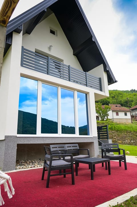 Property building, View (from property/room)