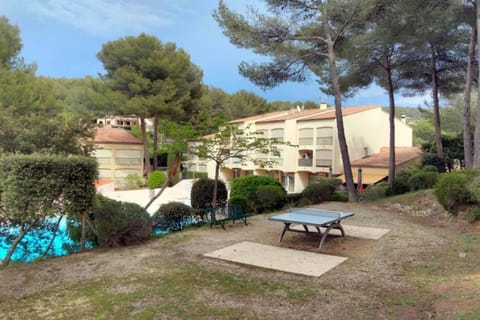Apartment with pool near the sea Apartment in Sanary-sur-Mer