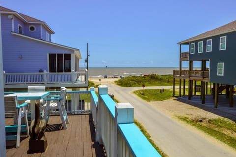 Sum Beach House in Bolivar Peninsula