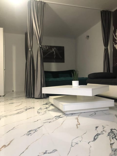 D&D Apartment's Delightful home with parking! Apartment in Timiș County