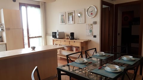 Coffee/tea facilities, Seating area, Dining area