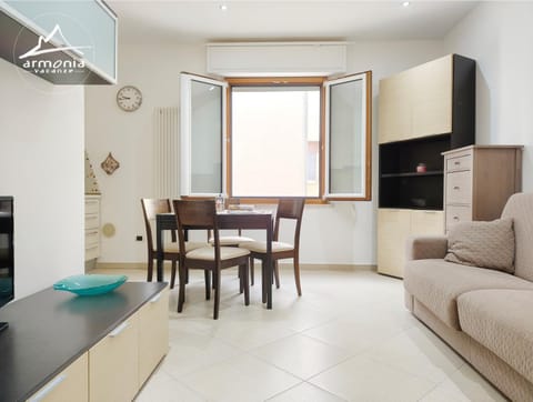 TV and multimedia, Dining area