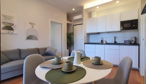 Kitchen or kitchenette, Living room