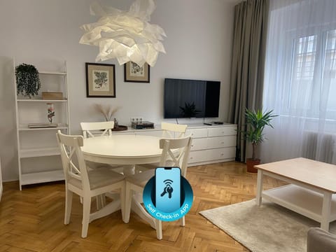 TV and multimedia, Living room, Dining area