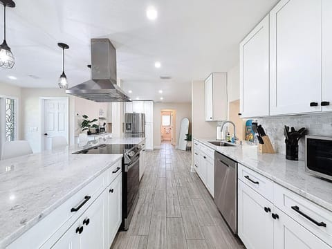 Pool Pet Friendly Game Room House in Dunedin