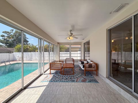 Pool Pet Friendly Game Room House in Dunedin