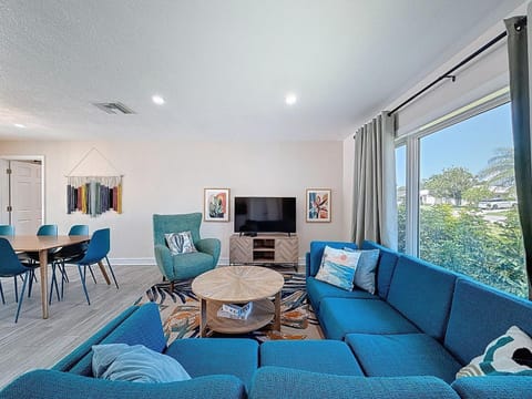 Pool Pet Friendly Game Room House in Dunedin