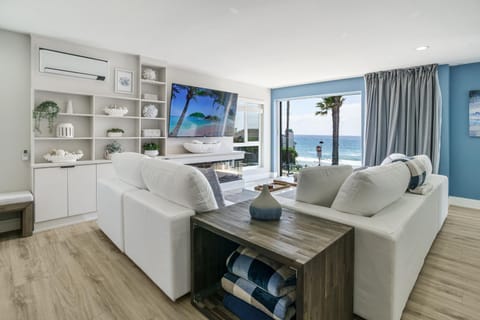 TV and multimedia, Living room, Seating area, Evening entertainment