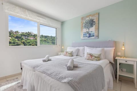 Le Plaza - Sea view - Car park - Swimming pool - Tennis court Apartment in Mandelieu-La Napoule