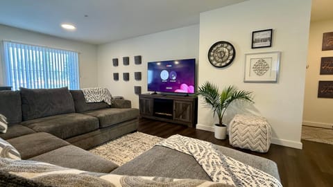 Homestead Village - Two Bedroom Condo Ground Floor Apartment in Sandpoint