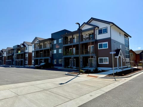 Homestead Village - Two Bedroom Condo Ground Floor Apartment in Sandpoint