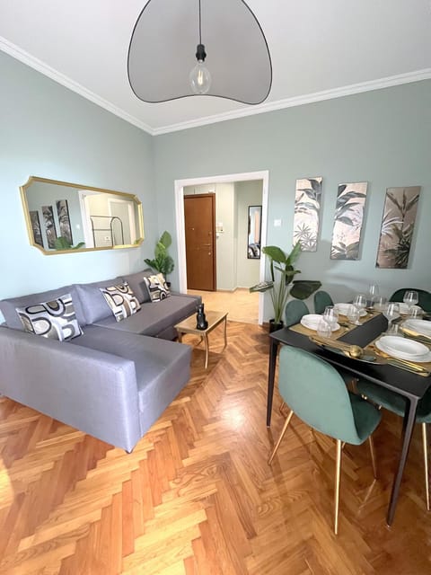 Lounge or bar