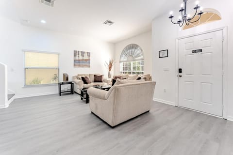 Luxury Family Villa Private Pool 10 min Disney House in Davenport