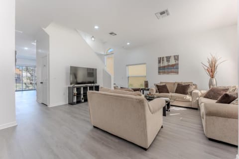 Luxury Family Villa Private Pool 10 min Disney House in Davenport