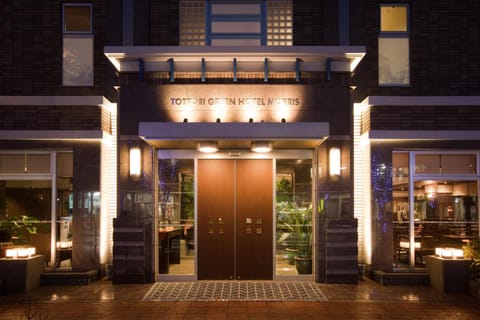 Property building, Facade/entrance, Night