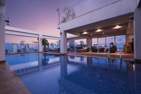 Pool view, Swimming pool, sunbed