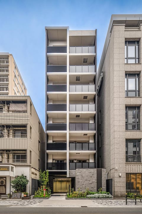 Property building, Day, City view, Location