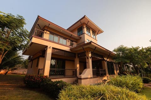 Property building, Garden