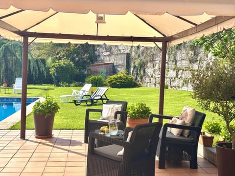 Spring, Day, Garden, Garden view, Pool view, Swimming pool, sunbed