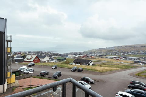 Day, Neighbourhood, Natural landscape, City view, Mountain view, Sea view, Parking