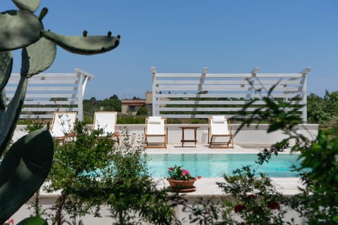 Garden, Garden view, Pool view, Swimming pool, sunbed