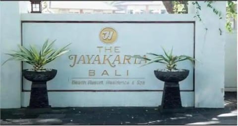 The Palmana Tropical Courtyard Jayakarta Residence 12 Apartment in Kuta